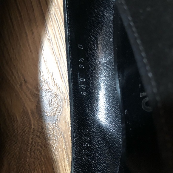 Salvatore Ferragamo Black Suede Round Toe Kitty Heels Shoes Size 9.5 - Picture 6 of 10